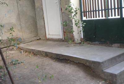 FLOREASCA, Ultracentral, spatiu in curte, la casa, - 10