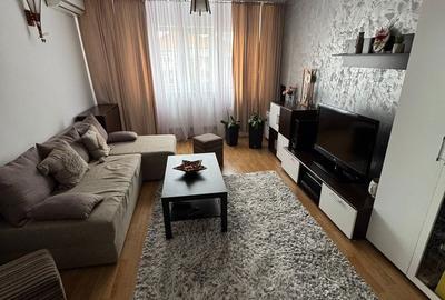 Apartament cu 3 camere decomandat în Ostroveni