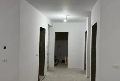 Casă cu 5 camere cu Teren 372 Mp în Dumbrăvița - 4