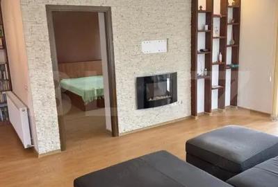 Casă cu Teren 3000 Mp în Central - 3