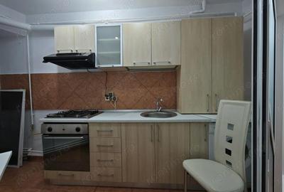 Garsonieră decomandată în Port - 11