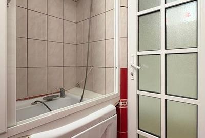 APARTAMENT CU 4 CAMERE AFLAT PE BD DECEBAL APROAPE DE PTA ALBA IULIA - BD UNIRII - 25