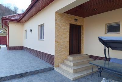 Casă cu 3 camere cu Garaj în Vețel - 2