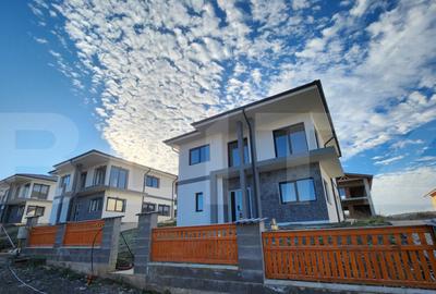 Vila superba cu o panorama deosebita asupra orasului situata - 5