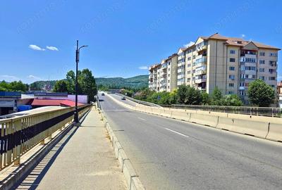 Zona libertatii - 2 camere decomandat, et. 4 din 8 - cu lift - 11