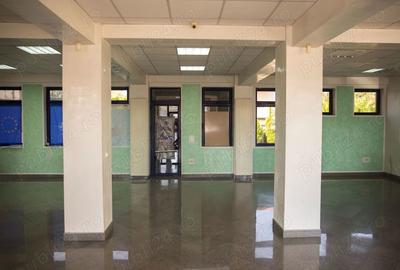 Spațiu comercial, de 230 mp, în Central - 5