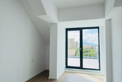 Apartament cu 3 camere decomandat în Tractorul - 4