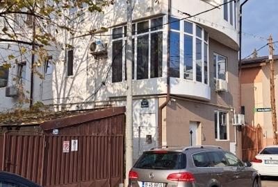 Birou, de 51 mp, în 1 Mai - 10