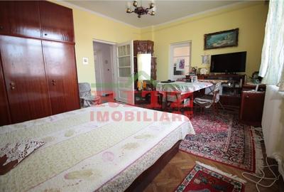 VILA  P+E+M, ideala pentru doua familii, zona Ionascu - 16