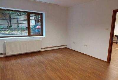 Spațiu comercial, 72 mp în Medicină