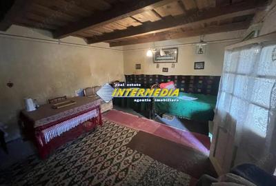 Casa in Cricau cu 3 camere de vanzare teren de 1300 mp - 4