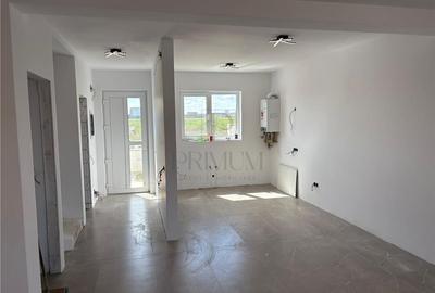 Duplex cu 4 camere cu Canalizare în Moșnița Nouă - 2