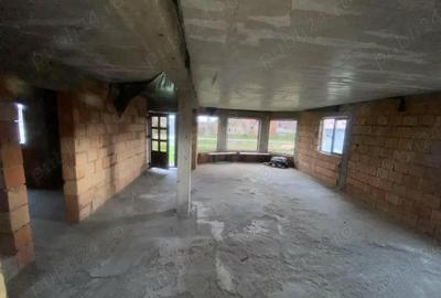 Casă cu Teren 1064 Mp în Vinga - 3