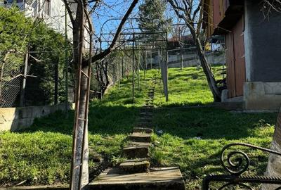 Casă cu 5 camere cu Teren 600 Mp în Iorga - 2