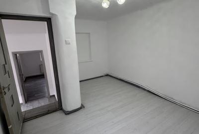 Casă individuală cu 4 camere cu Canalizare în B-dul București - 3