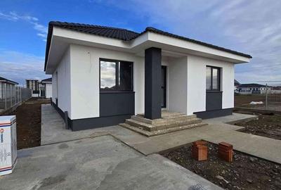 Casă cu 4 camere cu Teren 400 Mp în Central