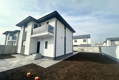 Casă individuală cu 4 camere cu Canalizare în Central - 1