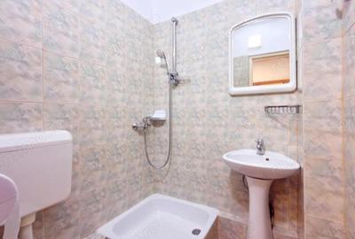 Apartament cu 3 camere decomandat în Tei - 1