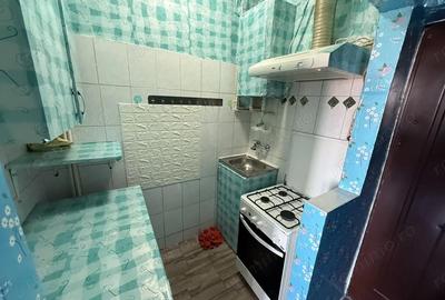 Garsonieră decomandată în CET - 4