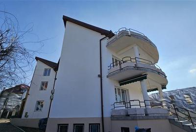 Casă individuală cu 10 camere cu Canalizare în Zorilor - 1