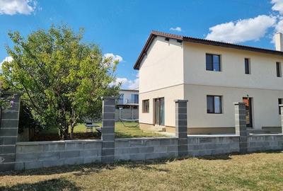 Casă cu 5 camere cu Teren 605 Mp în Moșnița Nouă - 4