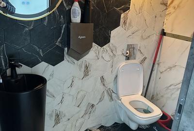 Spațiu comercial, de 77 mp, în Central - 4