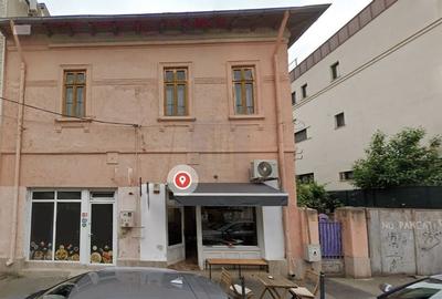 Casă individuală cu 8 camere în Aviatorilor