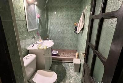 Casă cu 4 camere cu Canalizare în Km 4 - 11