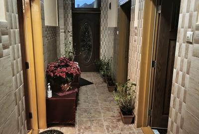 Casă cu 3 camere cu Teren 100 Mp în Central - 1