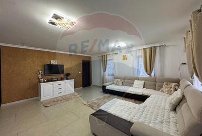 Casă / Vilă cu 4 camere de vânzare în zona Bujac-Arad - 1