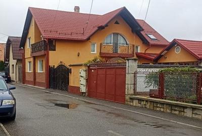 Casa mobilata si utilata pe strada linistita cu acces usor - 1