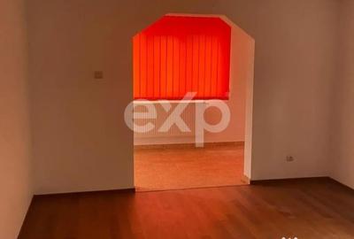 Casă cu 6 camere cu Teren 3646 Mp în Leontinești - 2