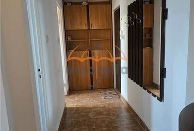 De inchiriat  un apartament cu 2 camere in zona  Horea - 8