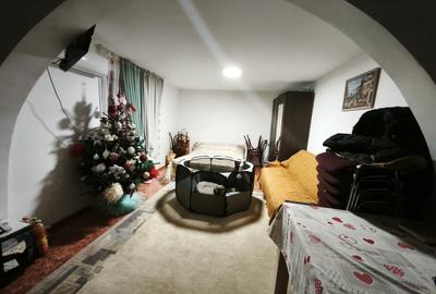 Casa de vanzare, cu 3 camere, 80 mp, 900 mp teren, Siret - 3