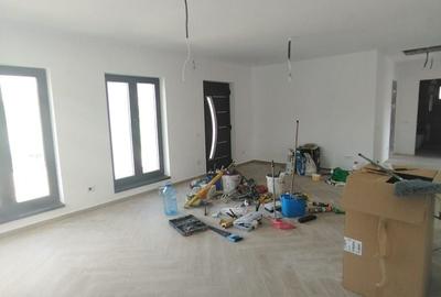 Casă cu 4 camere în Acmariu - 8