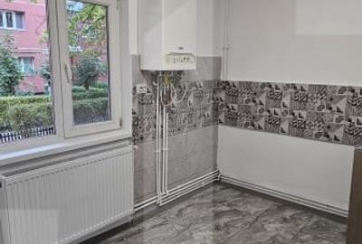 Apartament de vanzare, cu 3 camere, 73 mp, renovat complet, zona centrala - 1