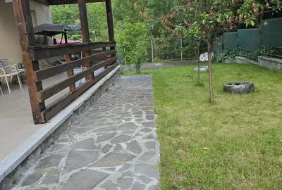 Casă cu 3 camere cu Teren 400 Mp în Sinaia - 1