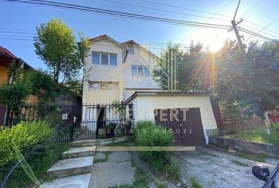 Casă cu 5 camere cu Teren 420 Mp în Frații Golești - 8