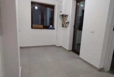 Apartamente + spatiu comercial - 2
