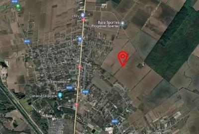 Teren de 8821 mp, în 1 Decembrie - 3