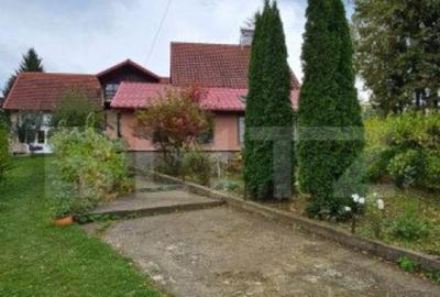 Casa deosebita, 3000 mp teren, 6 camere zona linistita - Bar - 3