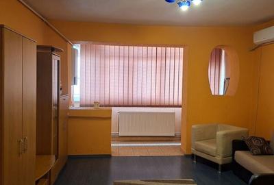 Garsonieră decomandată, mobilată în Titan - 2