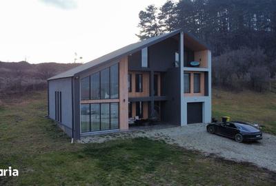 Casă cu 5 camere cu Teren 1150 Mp în Sânpetru