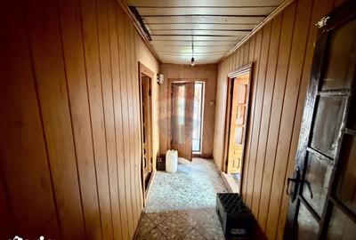 Casă cu 4 camere cu Teren 7727 Mp în Cârligele - 7