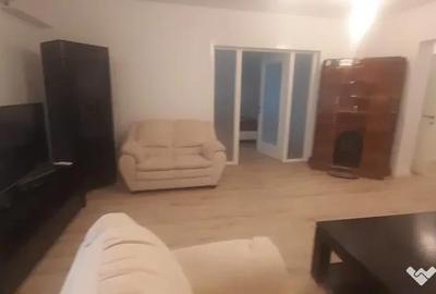 Apartament cu 3 camere semidecomandat în Central - 1