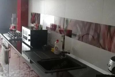 Se inchiriaz ap cu 3 camere