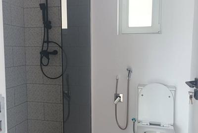 Casă cu 5 camere cu Teren 371 Mp în Afumați - 1