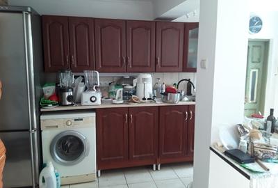 Casa situata  la poalele dealurilor subcarpatice in zona pomicola. - 10