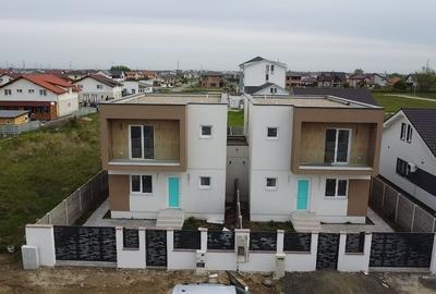 Duplex cu 5 camere cu Canalizare în Moșnița Nouă - 1