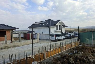 Casă cu Teren 360 Mp în Central